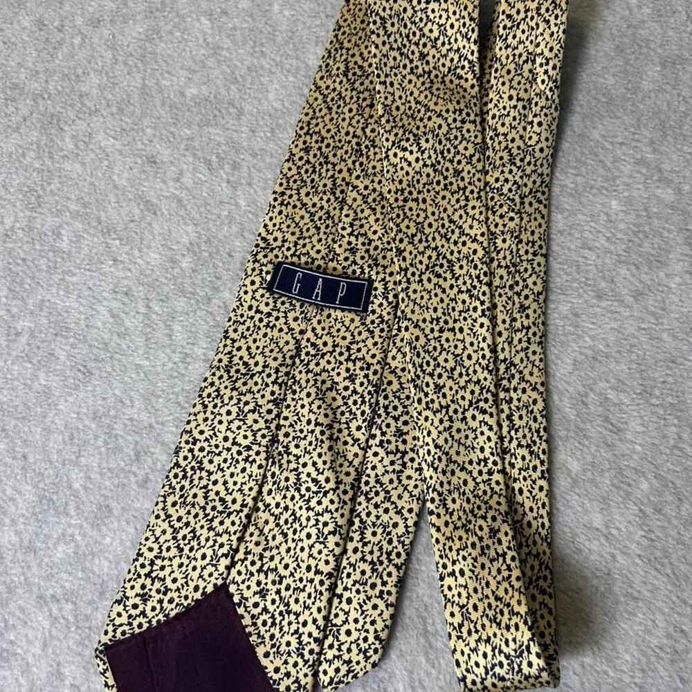 GAP yellow and blue daisy print‎ silk tie